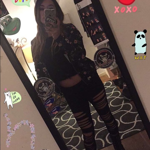 Meet your Posher, Carla💄🩷 - Picture 2 of 6